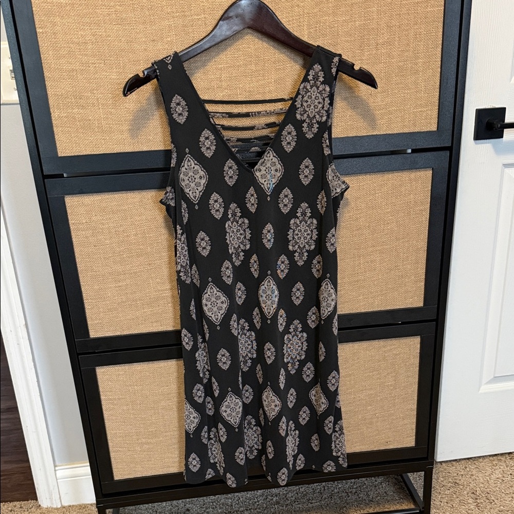 Sleeveless dark gray Patterned V-Neck Dress